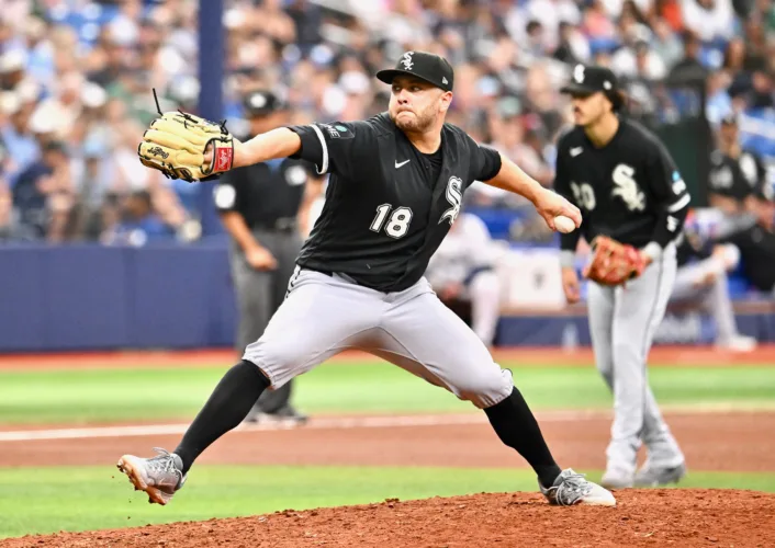 Marlins blank Mets, remain in playoff conversation